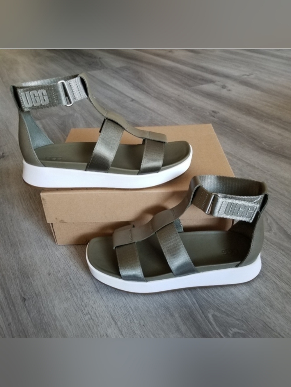 UGG Eeba Sandal